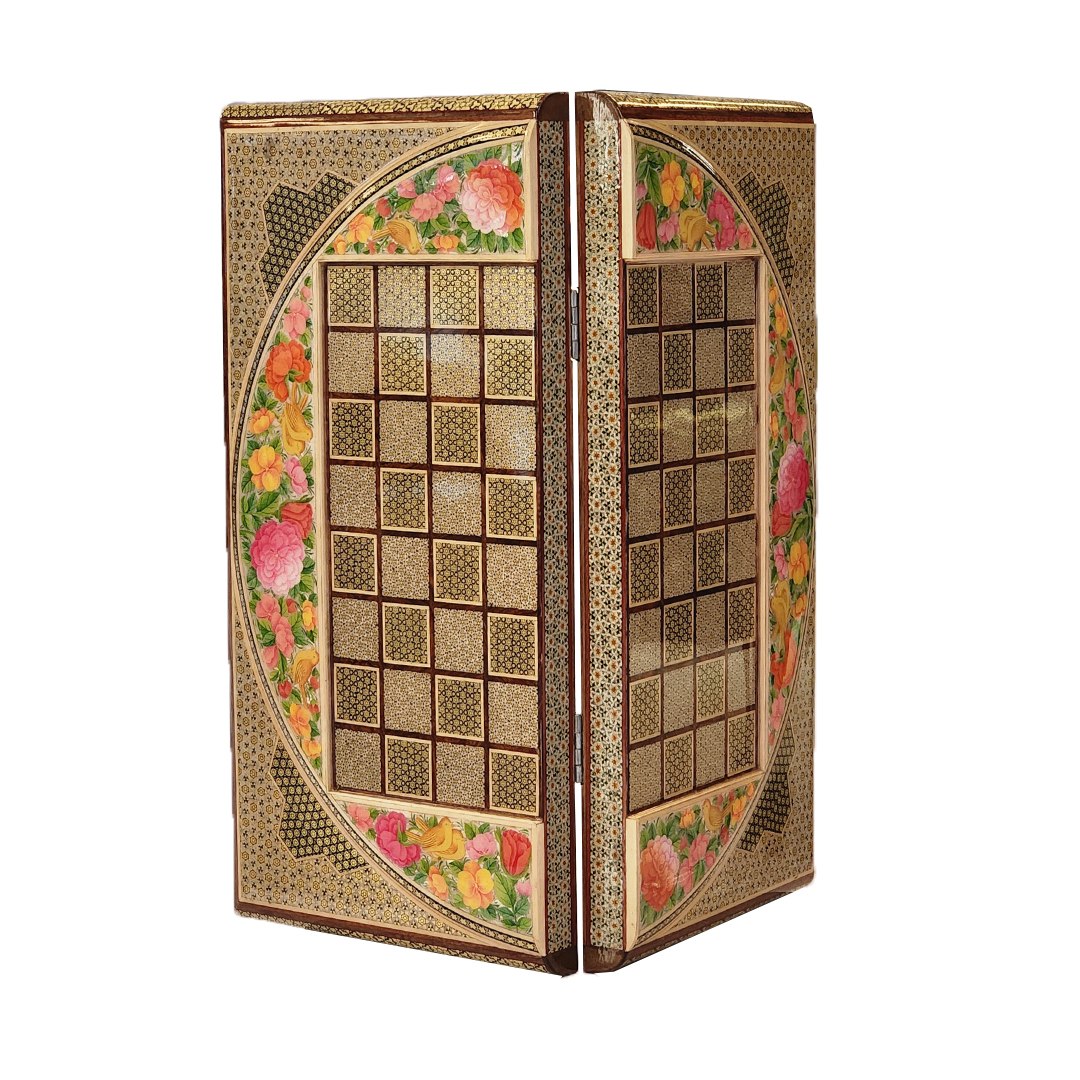 تخته نرد رو گرد گل و مرغ